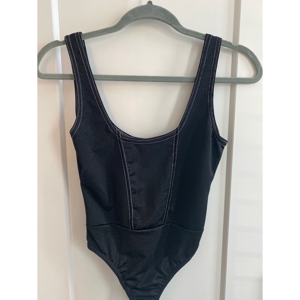 PrettyLittleThing Black bodysuit, white st…